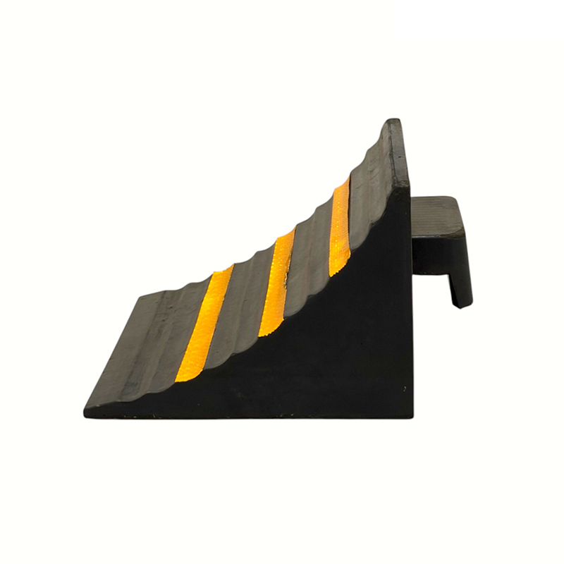 Batentes de roda de borracha antiderrapante reforçados triangulares (com alça integrada)